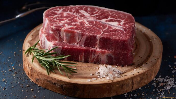 Et, erkeklerde normal spermatogenez için bir protein kaynağıdır