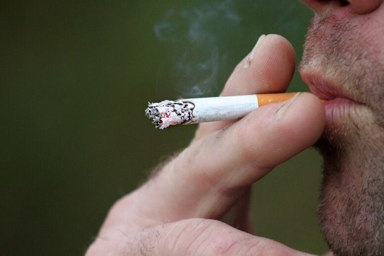 Sigara içmek erektil disfonksiyonun gelişiminde bir faktördür