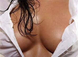 Kadın göğüsleri vücutta erkekleri en çok heyecanlandıran bölgedir